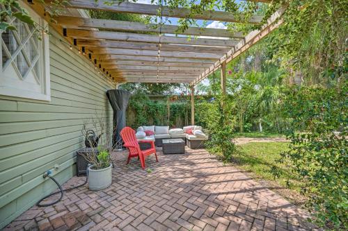 Walk to Mount Dora Historic District Cozy Home! in เมาท์ โดรา (FL)