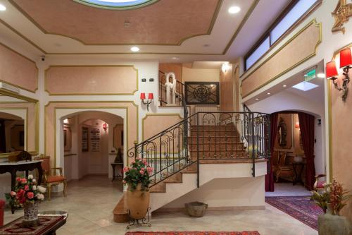 Hotel Trinacria – Palermo, CA