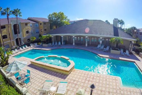 o STUNNING CONDO MINUTES FROM GORGEOUS BEACHES o in Clearwater, USA