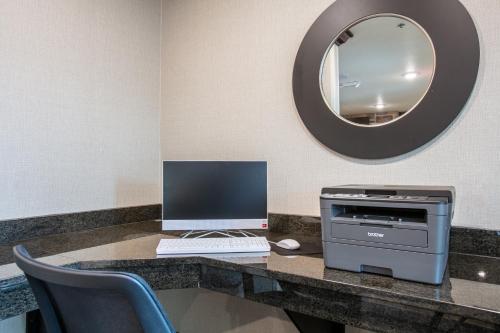 Cobblestone Inn & Suites - Pine Bluffs - image 10