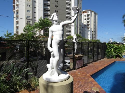 希爾克雷斯特公寓 Hillcrest Apartments