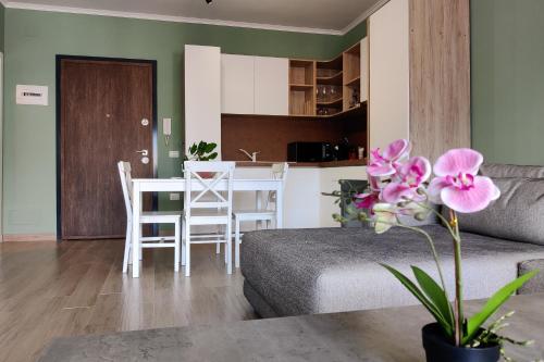Flower apartment free private parking