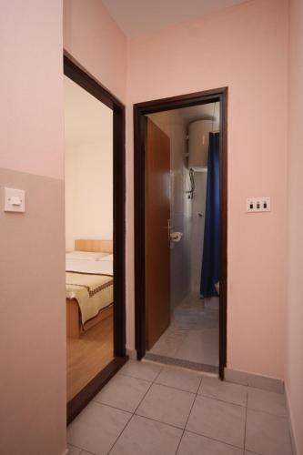 Two-Bedroom Apartment with Terrace and Sea View image 8