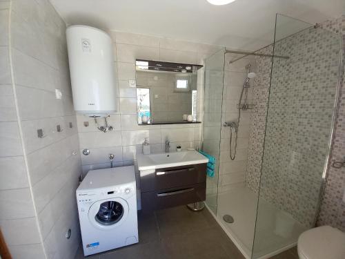 Apartment Zavalatica 189b - main image