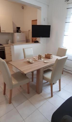 Apartment Zavalatica 189b - image 12