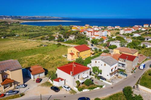  Apartments with a parking space Povljana, Pag - 232, Pension in Povljana