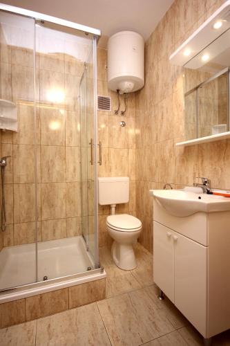 Two-Bedroom Apartment with Terrace and Sea View image 6