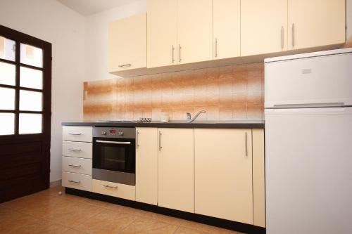 Two-Bedroom Apartment with Terrace and Sea View image 5