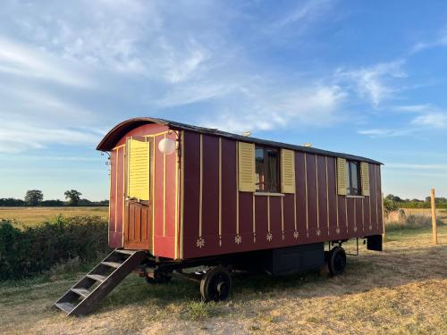 La Roulotte Bohème des Grillots - Chambre d'hôtes - Beaulon