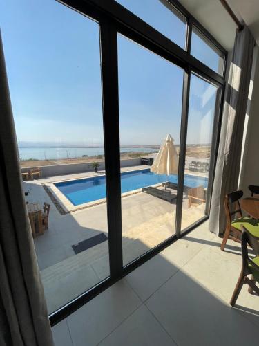 Follow Sea Villa in 索瓦馬