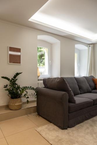 Spacious apartment in Hemholtzkiez Prenzlauer Berg for 8 People Hiddenseer - image 3