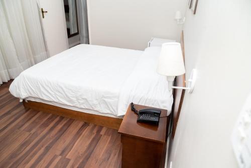 1 double bed, 2 twin beds
