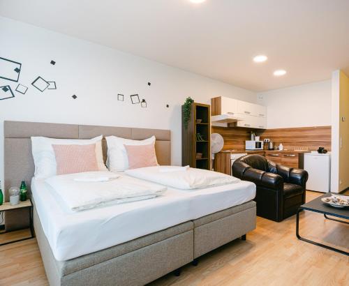 Flora Cozy Apartment - image 13