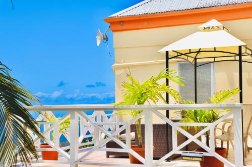 Balkon/Terrasse, Northside Studio Vacation Rental in Charlotte Amalie West