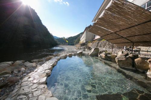 川湯綠屋山水館酒店