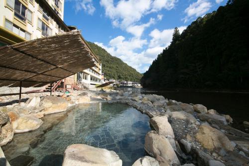 川汤绿屋山水馆酒店