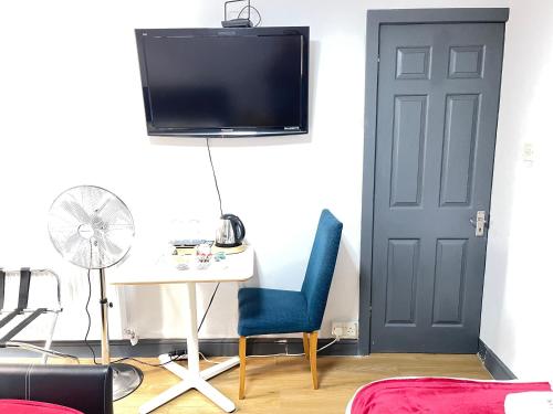 Hollybush Guest House - image 2