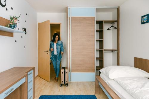 Slavic Spacious Apartment - image 6
