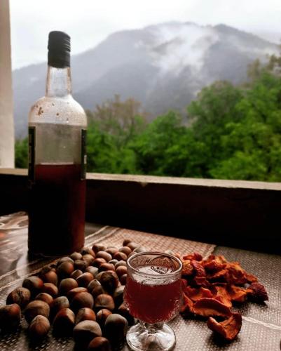 Ételek és italok, Family Hotel - White House Racha in Oni