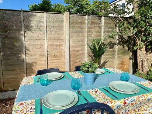 Beach home with garden, close to New Forest in Boscombe East