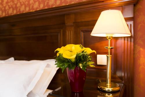room detail thumbnail 1