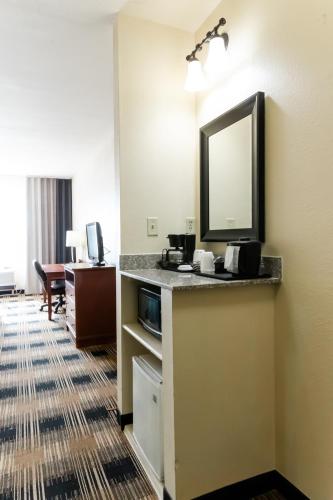 Country Inn & Suites by Radisson, Helen, GA