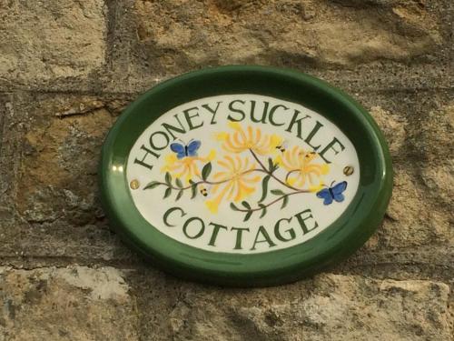 Honeysuckle Cottage & The Apartment - image 11