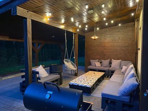 4 Bedroom family house with access to a hot tub in 戈薩科維斯茲德魯伊