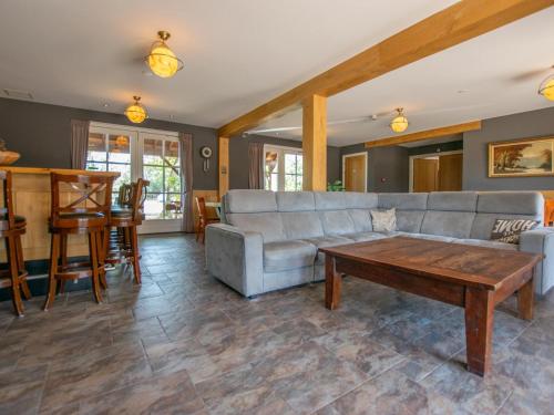 Lodge Slabroek - image 12
