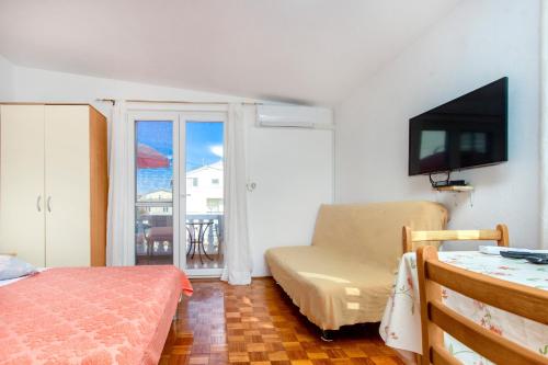 Apartments with a parking space Tribunj Vodice - 6237 - image 9