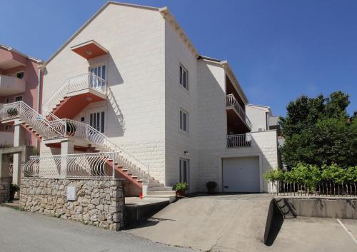 Apartments with a parking space Cavtat, Dubrovnik - 15111, Cavtat
