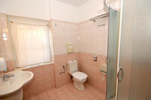 Rooms by the sea Trogir - 15155 - image 5