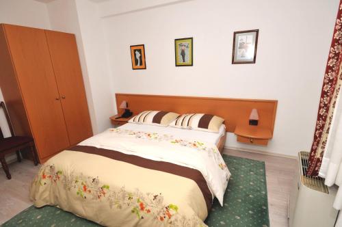 Rooms by the sea Trogir - 15155 - image 13