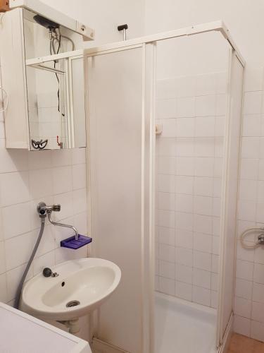 Bathroom, Apartments by the sea Cove Koromasna, Zirje - 15166 in Zirje