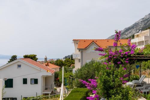  Apartments by the sea Pisak, Omis - 15177 in Mimice