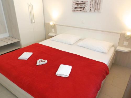 One-Bedroom Apartment with Terrace image 6