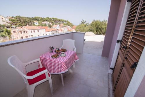 Apartments by the sea Veli Losinj Losinj - 15229 - image 8