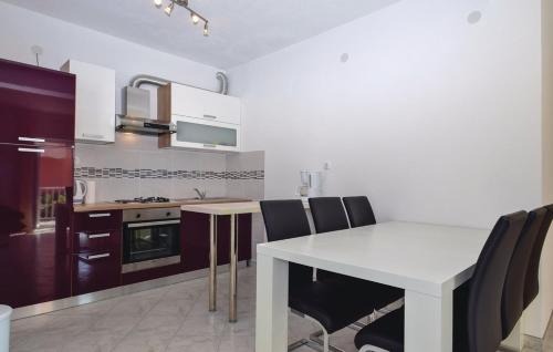 Two-Bedroom Holiday Home image 6
