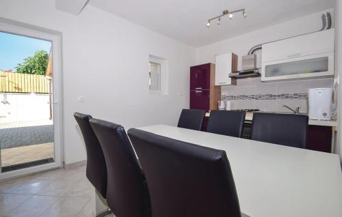 Two-Bedroom Holiday Home image 5