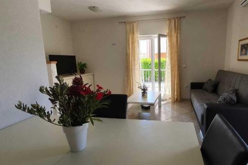 Two-Bedroom Holiday Home image 3