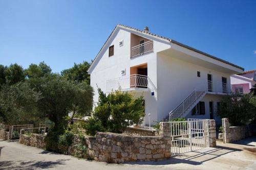  Apartments by the sea Stari Grad, Hvar - 15241 in Stari Grad