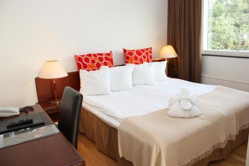 1 queen bed