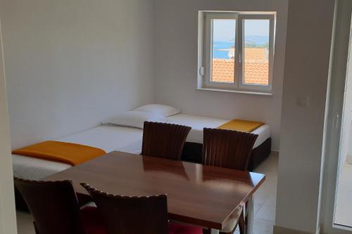 One-Bedroom Apartment with Terrace and Sea View room in Apartments by the sea Bilo Primosten - 14601