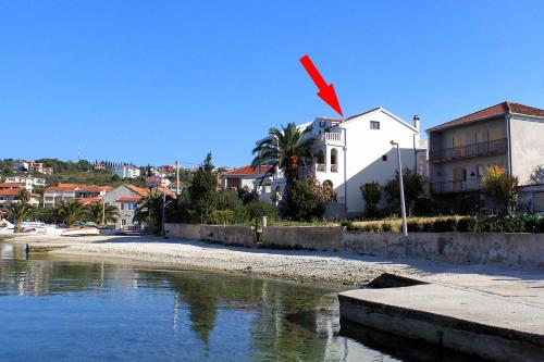 Apartments by the sea Okrug Gornji Ciovo - 9693