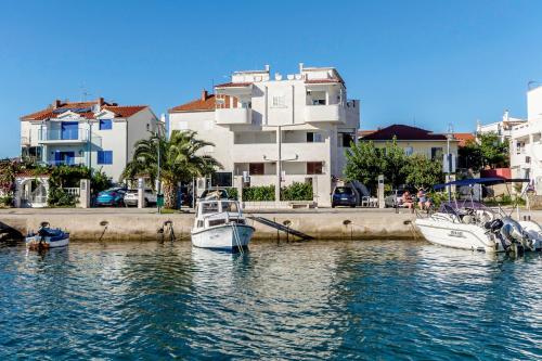 Apartments by the sea Rogoznica - 11929