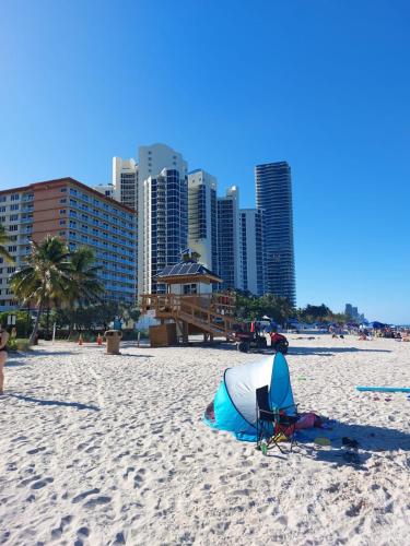 Departamento con vista al mar y salida a la playa. in Miami Beach, USA