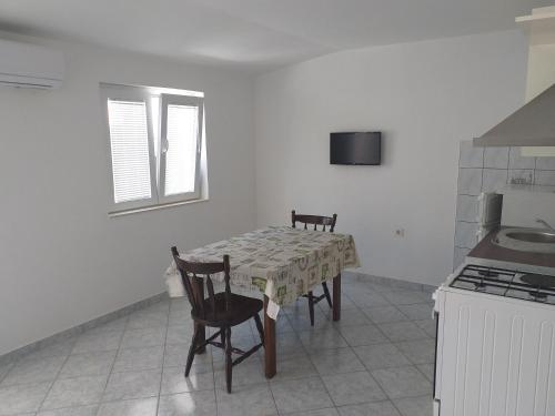 Studio Metajna 12443a - main image