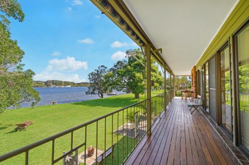 A környék, Punt House - riverfront home with ramp access in Dunbogan