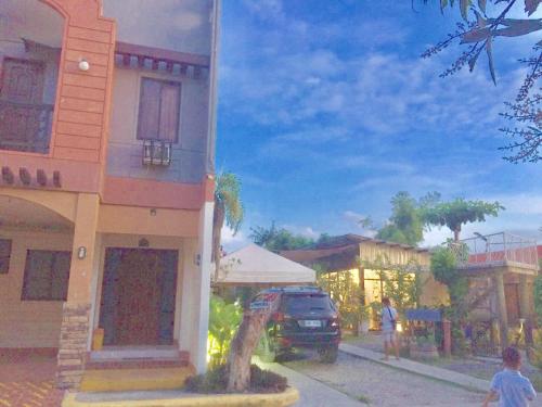Manora Apartments and Guest House in Talisay City