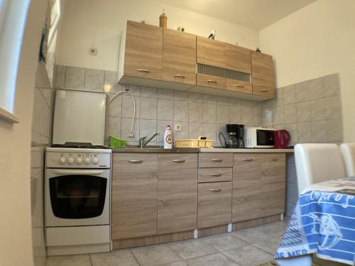 Apartments by the sea Lun Pag - 9395 - image 4